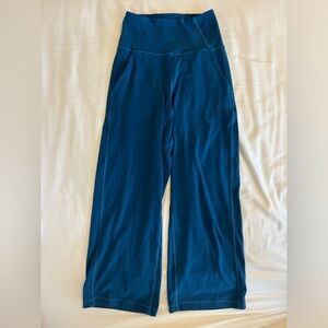 Lululemon blue capri wide leg pants